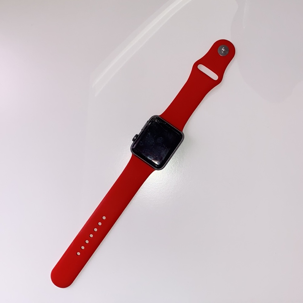 Series 3 Apple Watch [Cracked ⚡️ Screen]                  (Space Gray)
